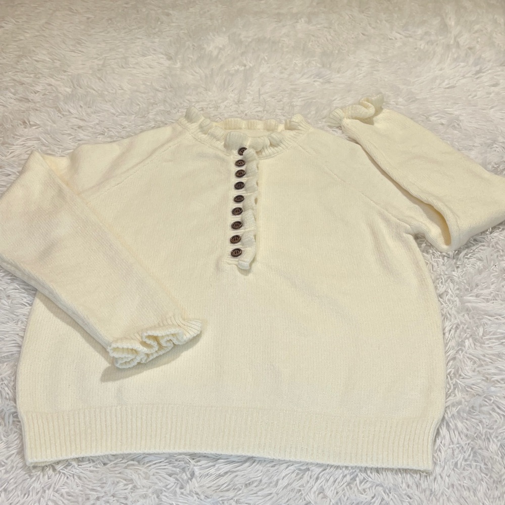 Elegant Cream Sweater with Button Detail WOMENS SIZE S BEAUTIFUL SWEATER